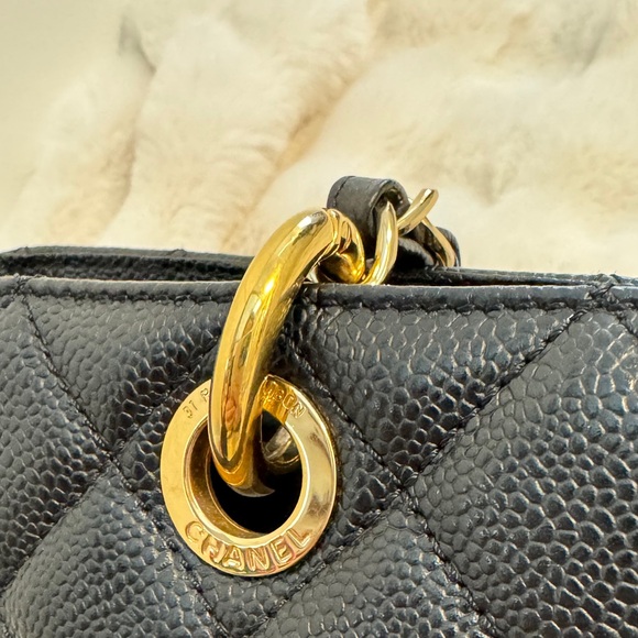 Chanel GST in black caviar leather - Picture 6 of 15